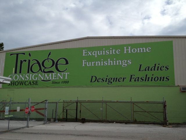 Tampa-Exterior Business Banner Signs and Flags are Multipurpose Visuals